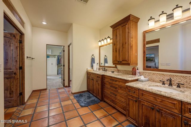 6145 Luna De Oro, Las Cruces, NM 88011