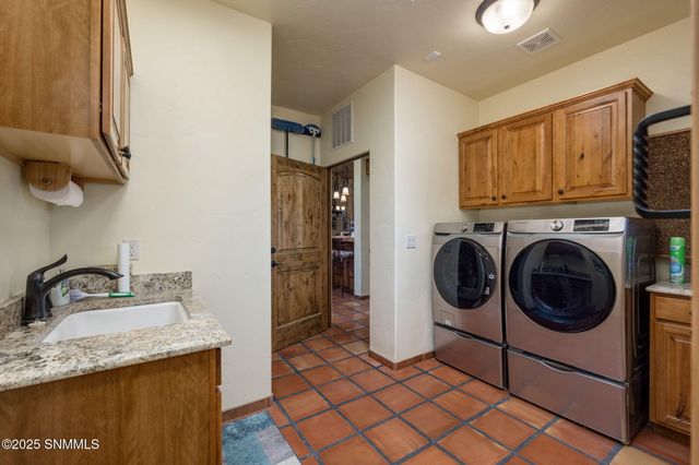 6145 Luna De Oro, Las Cruces, NM 88011