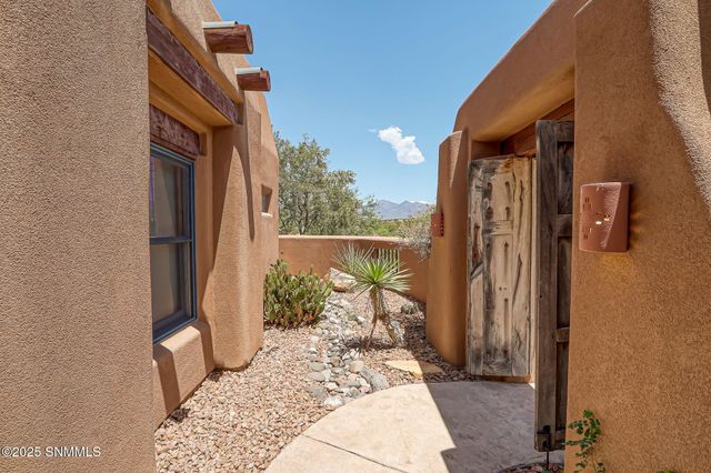 6145 Luna De Oro, Las Cruces, NM 88011