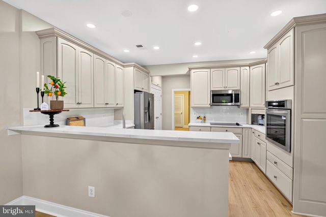 5134 CURRAN CREEK DR, Haymarket, VA 20169