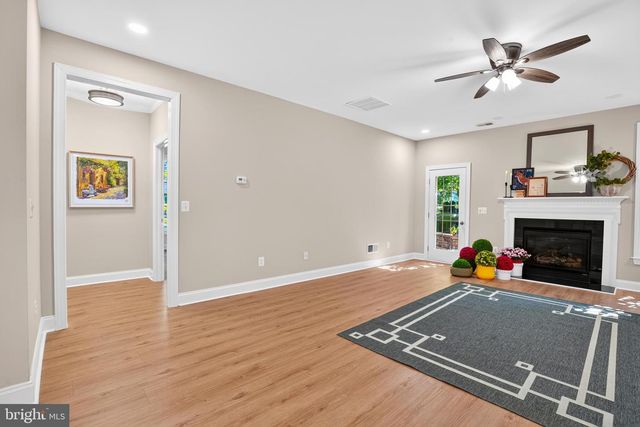 5134 CURRAN CREEK DR, Haymarket, VA 20169