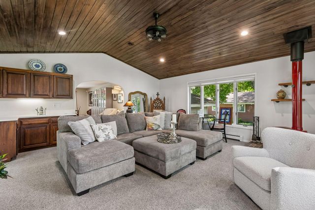 11304 19th Avenue S, Burnsville, MN 55337