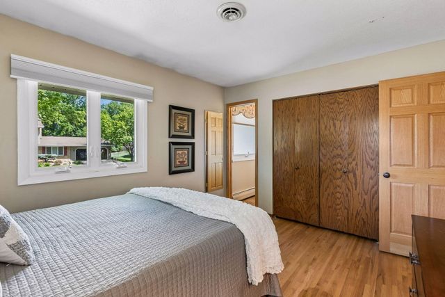 11304 19th Avenue S, Burnsville, MN 55337