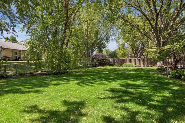 11304 19th Avenue S, Burnsville, MN 55337
