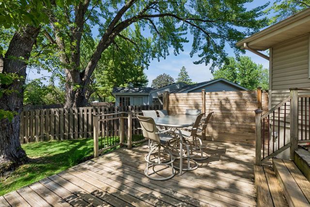 11304 19th Avenue S, Burnsville, MN 55337