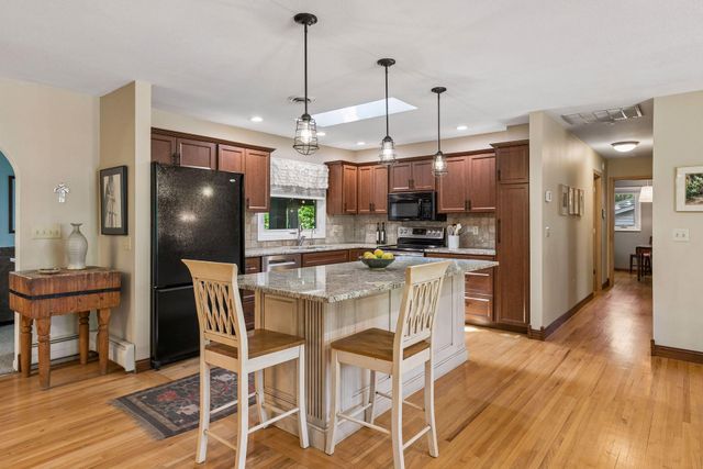 11304 19th Avenue S, Burnsville, MN 55337