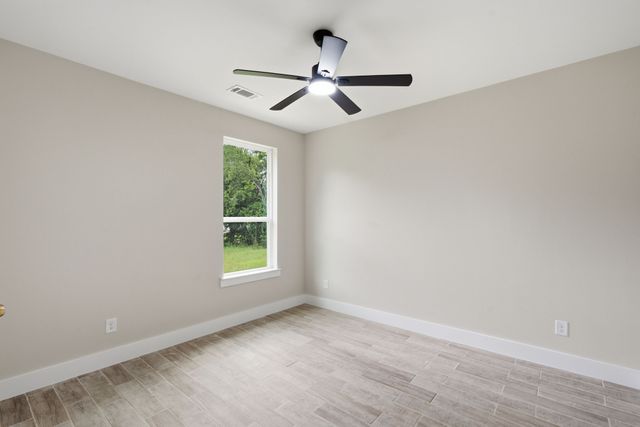201 E Freeman Street, Ennis, TX 75119