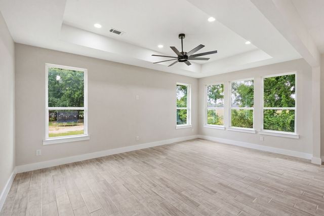 201 E Freeman Street, Ennis, TX 75119