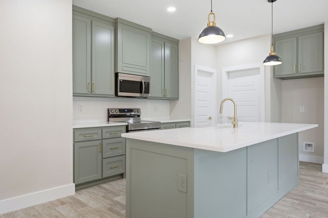 201 E Freeman Street, Ennis, TX 75119