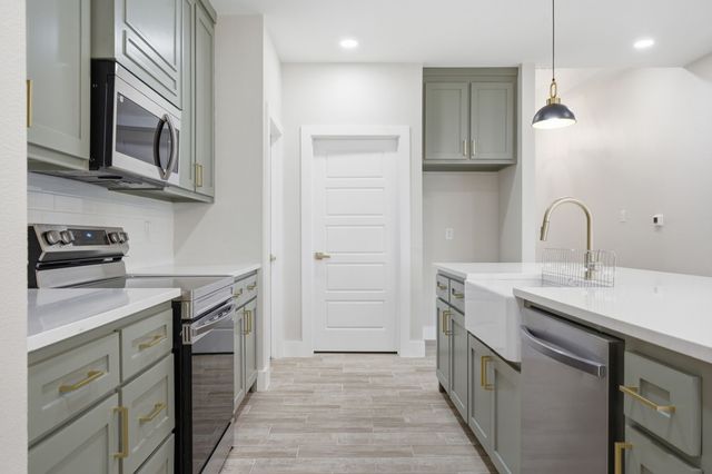 201 E Freeman Street, Ennis, TX 75119