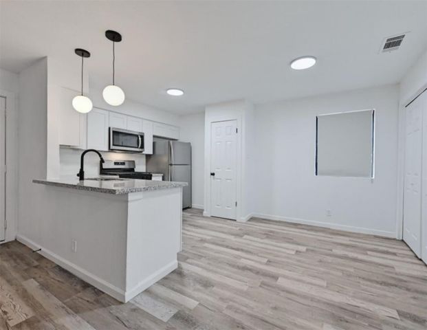 2303 Cedrick CV B, Austin, TX 78748