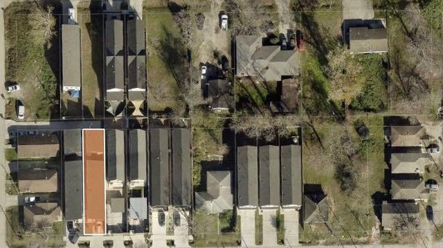 207 E 38th Street E B, Houston, TX 77018