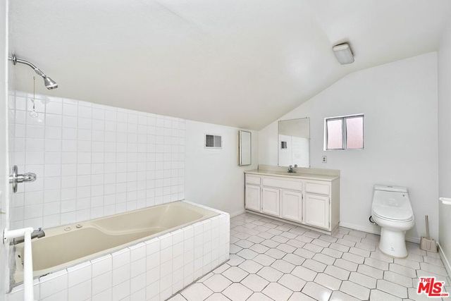 136 N Serrano Avenue, Los Angeles, CA 90004