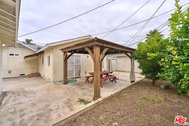 136 N Serrano Avenue, Los Angeles, CA 90004