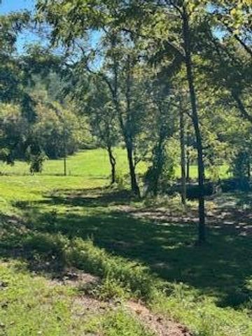 6166 Chestnut Valley Road, Vonore, TN 37885