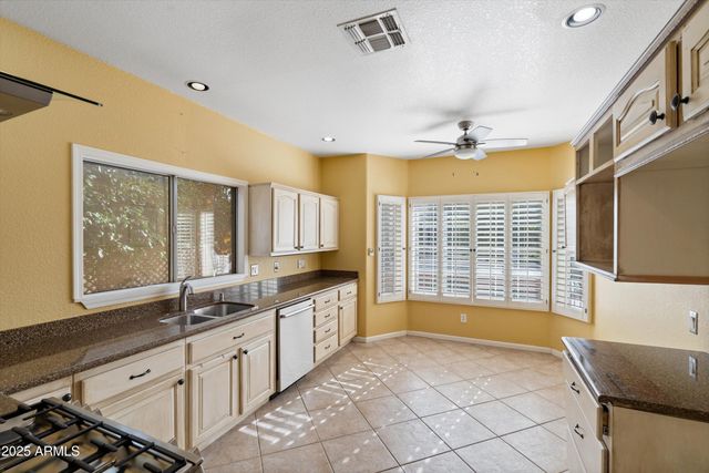 9130 E CRYSTAL Drive, Sun Lakes, AZ 85248