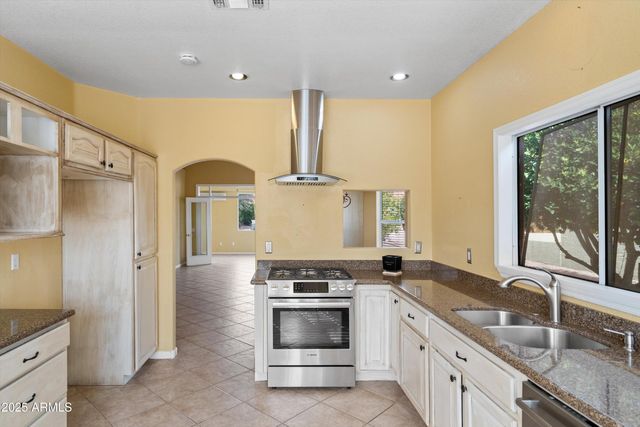 9130 E CRYSTAL Drive, Sun Lakes, AZ 85248