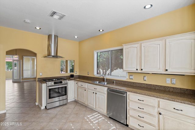 9130 E CRYSTAL Drive, Sun Lakes, AZ 85248