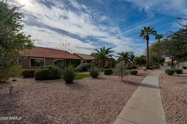 9130 E CRYSTAL Drive, Sun Lakes, AZ 85248