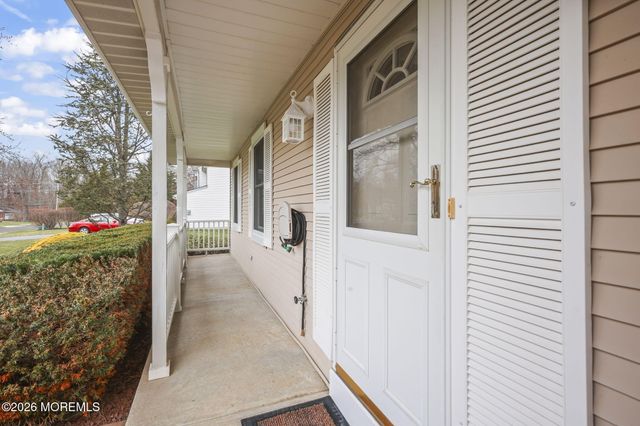 323 Adams Court, Manalapan, NJ 07726