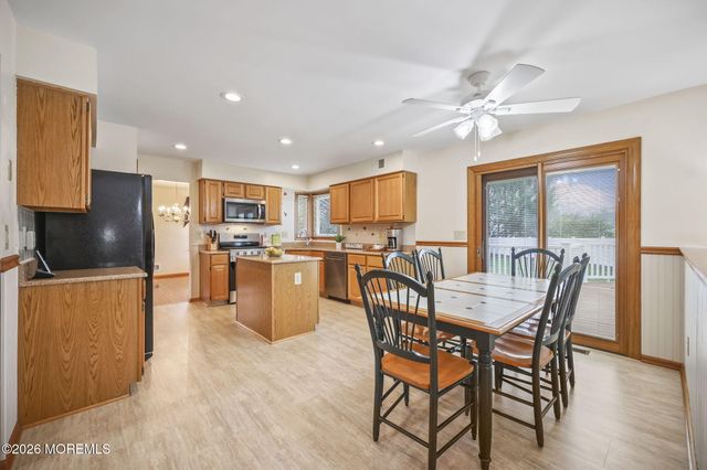 323 Adams Court, Manalapan, NJ 07726