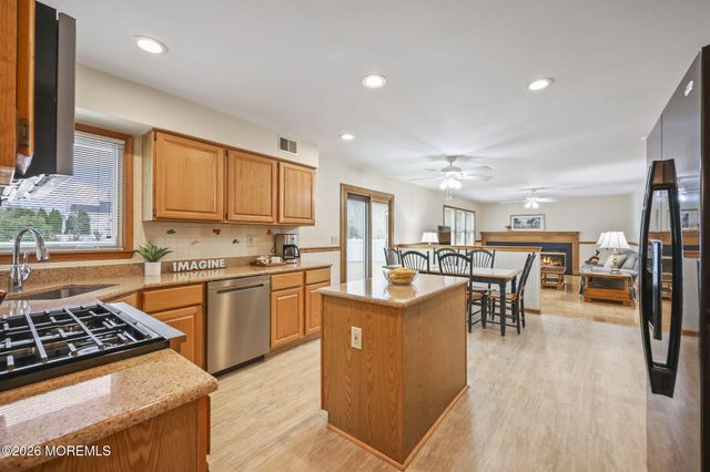 323 Adams Court, Manalapan, NJ 07726