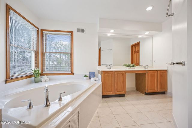 323 Adams Court, Manalapan, NJ 07726