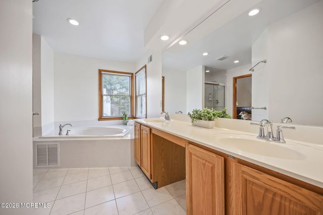 323 Adams Court, Manalapan, NJ 07726