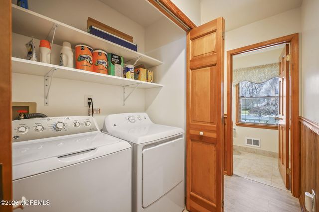 323 Adams Court, Manalapan, NJ 07726