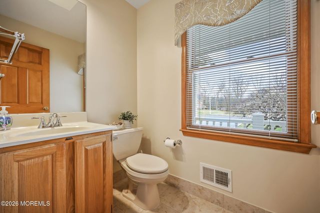 323 Adams Court, Manalapan, NJ 07726