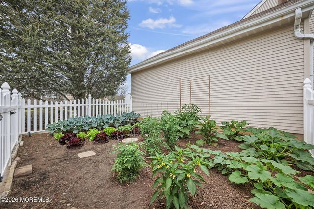 323 Adams Court, Manalapan, NJ 07726