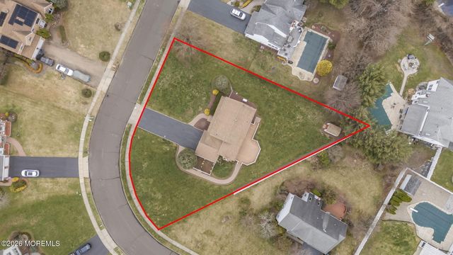 323 Adams Court, Manalapan, NJ 07726