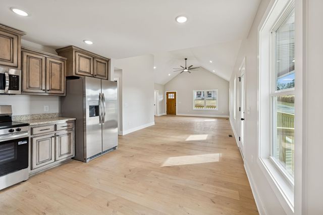 342 Leigh Anna Circle, Lafayette, TN 37083