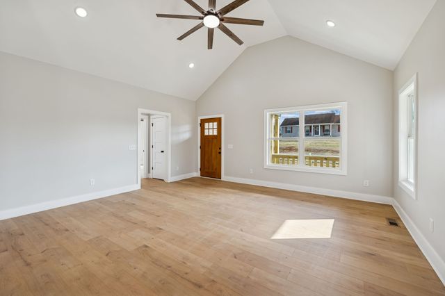 342 Leigh Anna Circle, Lafayette, TN 37083