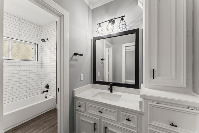 24611 W Kingscrest Circle, Spring, TX 77389