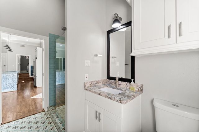 24611 W Kingscrest Circle, Spring, TX 77389