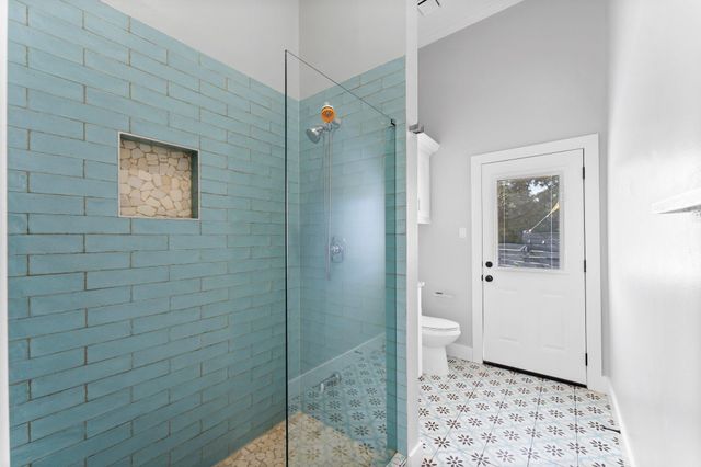 24611 W Kingscrest Circle, Spring, TX 77389