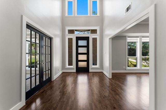 24611 W Kingscrest Circle, Spring, TX 77389