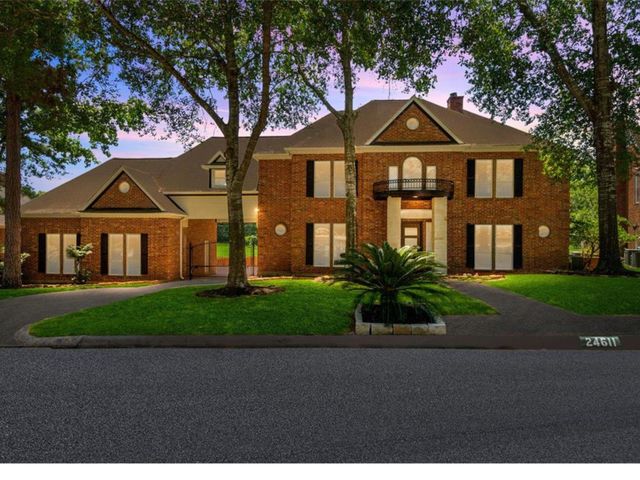 24611 W Kingscrest Circle, Spring, TX 77389