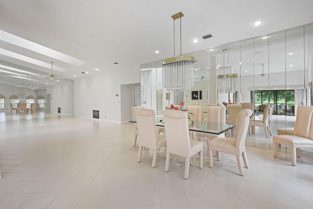 7003 GOLF POINTE Circle, Tamarac, FL 33321