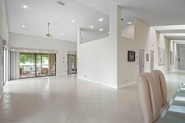 7003 GOLF POINTE Circle, Tamarac, FL 33321