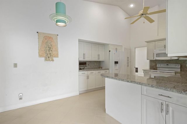 7003 GOLF POINTE Circle, Tamarac, FL 33321