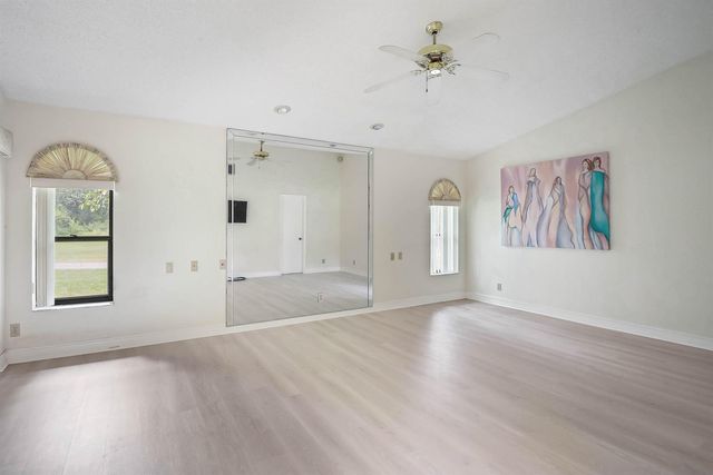 7003 GOLF POINTE Circle, Tamarac, FL 33321