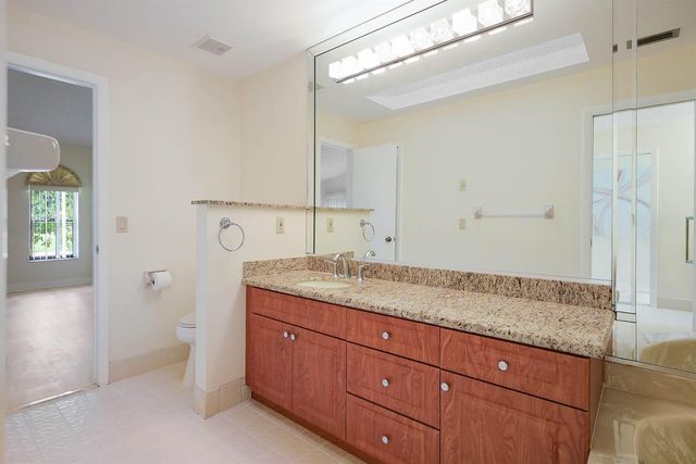 7003 GOLF POINTE Circle, Tamarac, FL 33321
