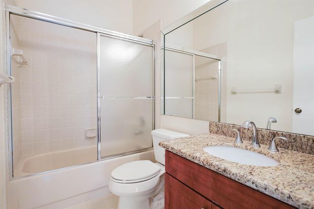 7003 GOLF POINTE Circle, Tamarac, FL 33321