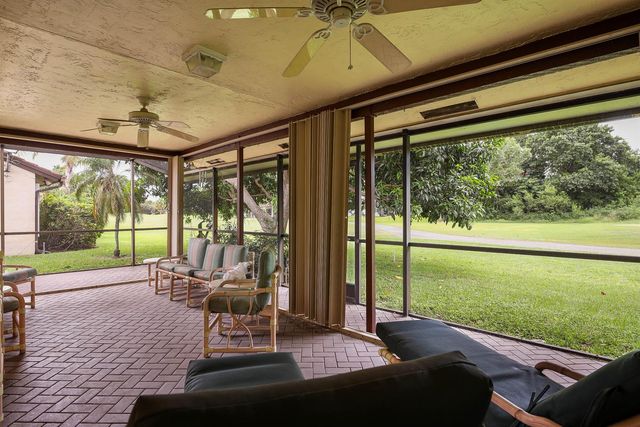 7003 GOLF POINTE Circle, Tamarac, FL 33321