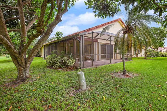 7003 GOLF POINTE Circle, Tamarac, FL 33321