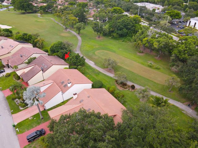 7003 GOLF POINTE Circle, Tamarac, FL 33321