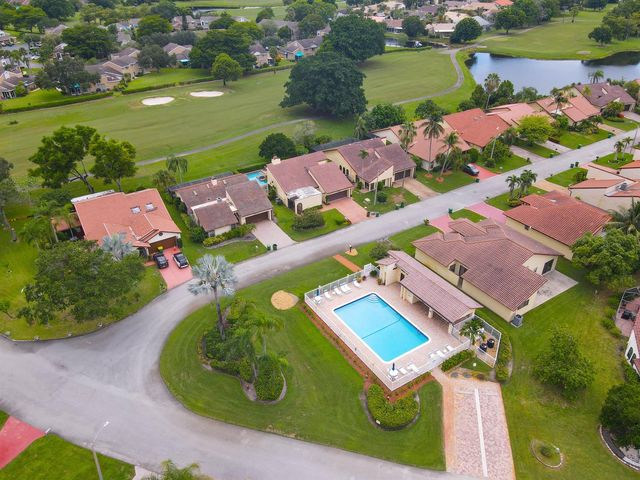 7003 GOLF POINTE Circle, Tamarac, FL 33321