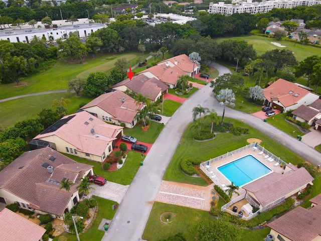 7003 GOLF POINTE Circle, Tamarac, FL 33321